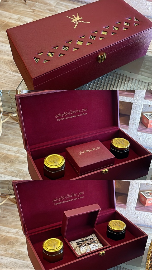   (عسل سدر وسمر ربع كيلو تربية +صندوق لبان حوجري)بوكس جلد 